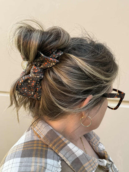 Big Mood Bow Clip