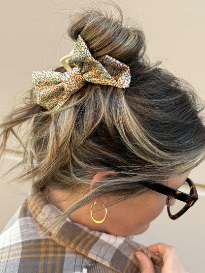 Big Mood Bow Clip